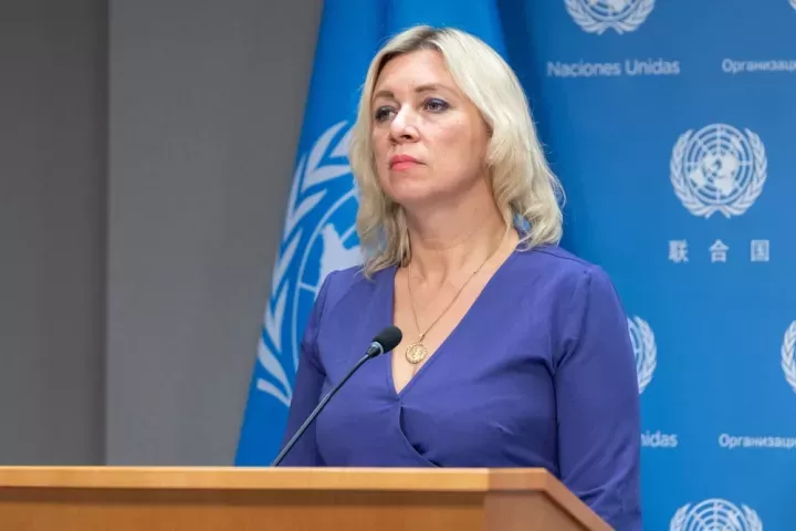 Ζαχάροβα: Η επίσκεψη Μπλίνκεν στο Κίεβο δείχνει την ανησυχία των ΗΠΑ για την κατάσταση στο μέτωπο