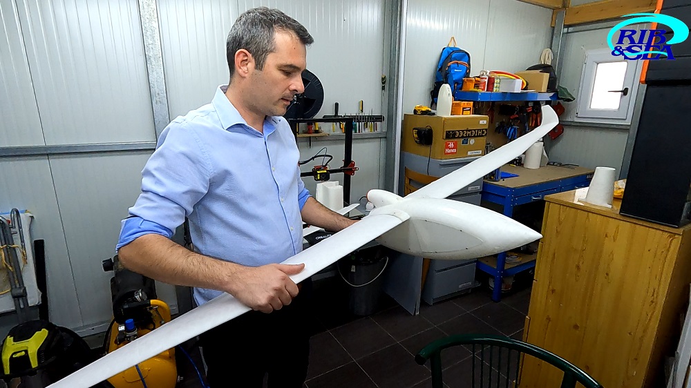 Γιάννης Καπούλας: Μελέτησε, σχεδίασε και κατασκεύασε το πρώτο μη επανδρωμένο αεροσκάφος με 3D εκτυπωτή στην Ελλάδα!