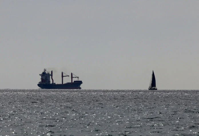 Κύπρος: Πλοίο με ανθρωπιστική βοήθεια για τη Γάζα απέπλευσε από τη Λάρνακα
