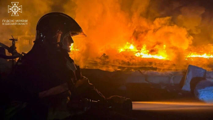 Ουκρανικό πλήγμα με νεκρούς και τραυματίες, κοντά σε δεξαμενή πετρελαίου στο Λουχάνσκ