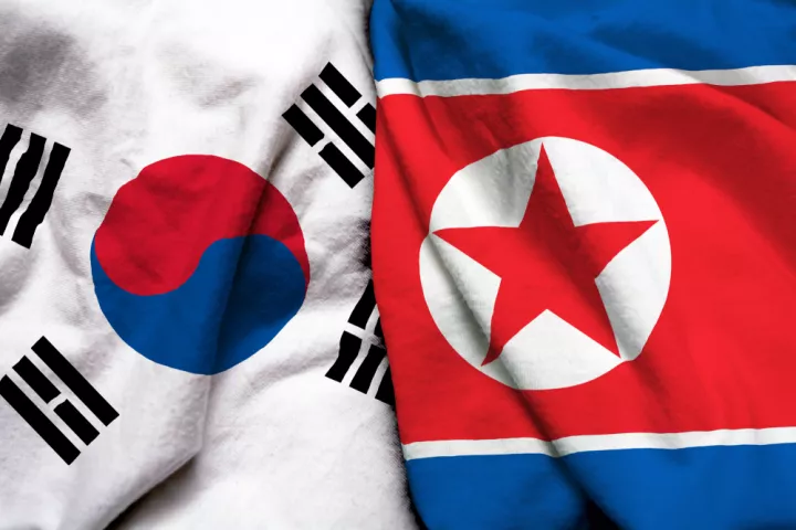 Προειδοποιητικά πυρά της Ν. Κορέας στα σύνορα με τη Β. Κορέα