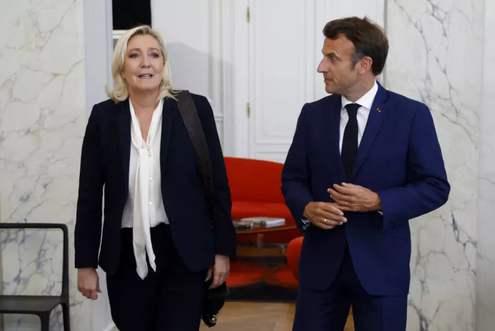Deutsche Welle: Κίνδυνος ακυβερνησίας στη Γαλλία