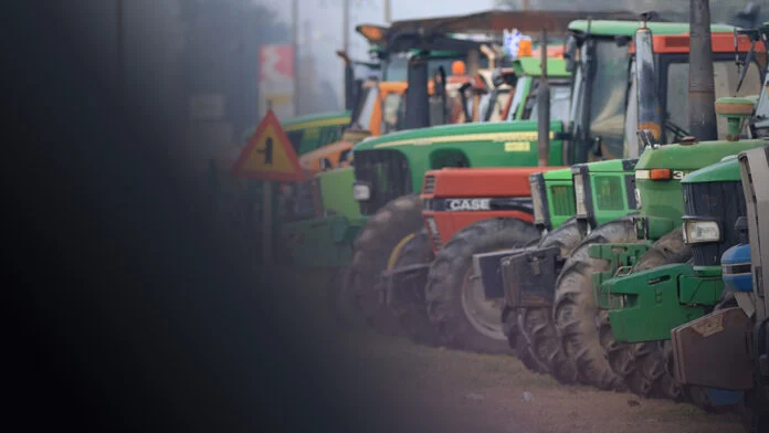 Βρυξέλλες: Στους δρόμους εκατοντάδες αγρότες κατά των ευρωπαϊκών κανονισμών