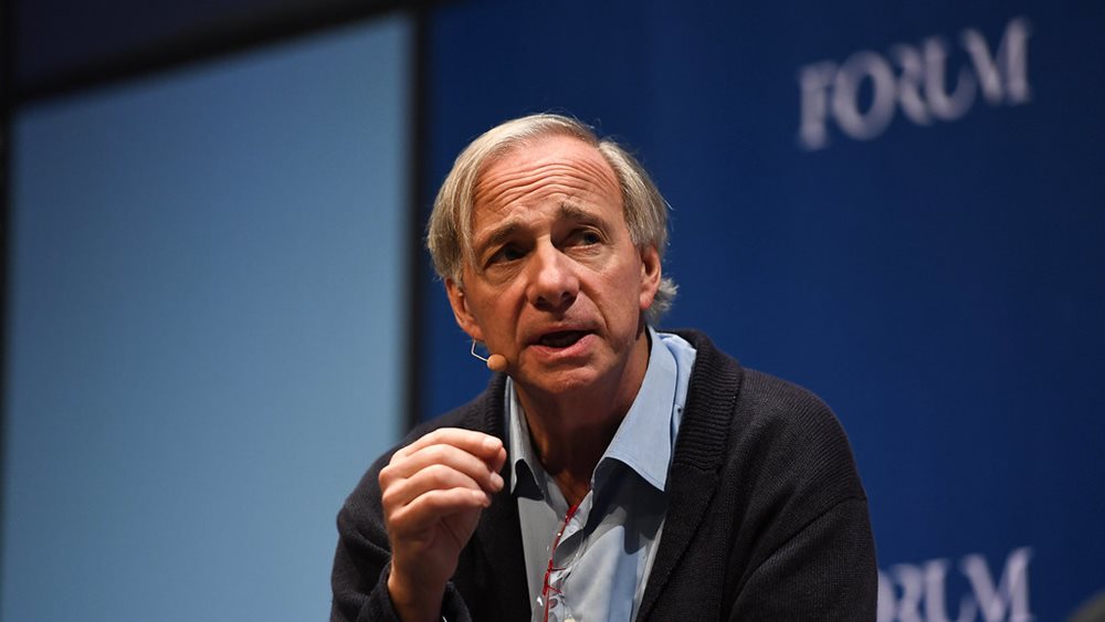 Ray Dalio προς επενδυτές για ΗΠΑ – Κίνα: Οι “οικονομικοί πόλεμοι” οδηγούν συνήθως σε στρατιωτικούς