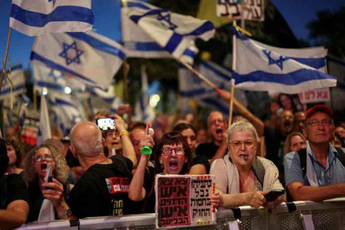 Ισραήλ: Χιλιάδες διαδηλωτές στους δρόμους της Ιερουσαλήμ ζητώντας την παραίτηση Νετανιάχου