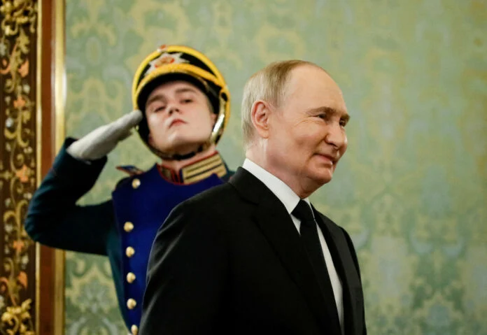 Ρωσία: Ο Πούτιν απομάκρυνε 4 υφυπουργούς, διόρισε την κόρη του ξαδέλφου του