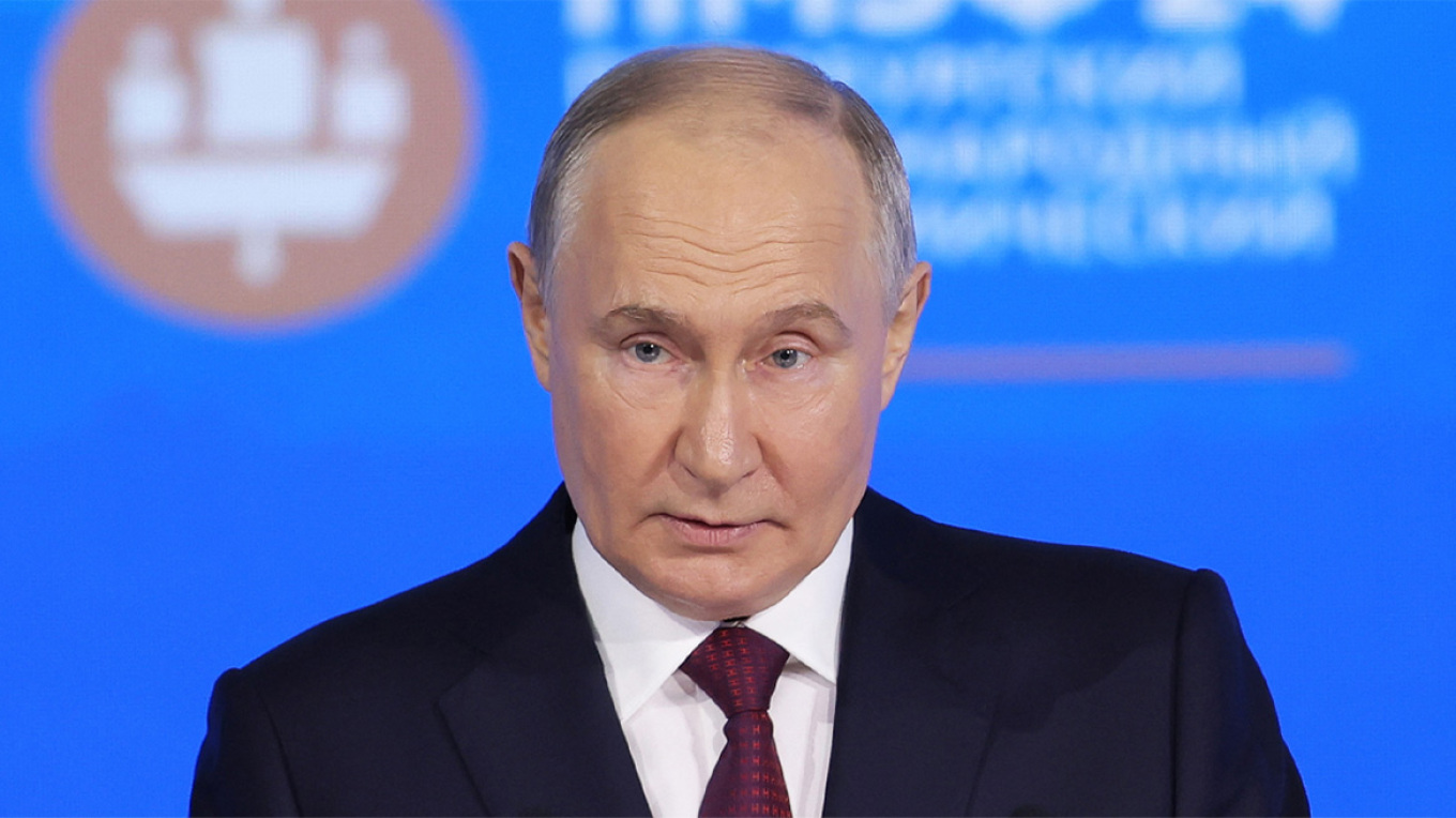 «Ξύπνα Δύση!» – Μετά την Ουκρανία, ο Πούτιν θα κηρύξει τον πόλεμο στο ΝΑΤΟ, λέει ο  Ντέιβιντ Πετρέους