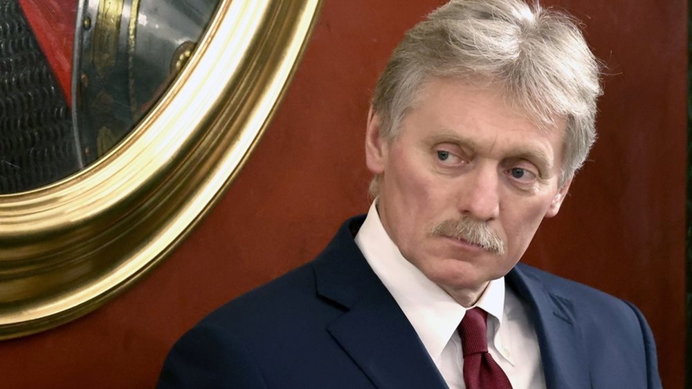 Πεσκόφ: “Η Μόσχα θα απαντήσει αν το Λονδίνο επιτρέψει στο Κίεβο να μας πλήξει με βρετανικά όπλα”