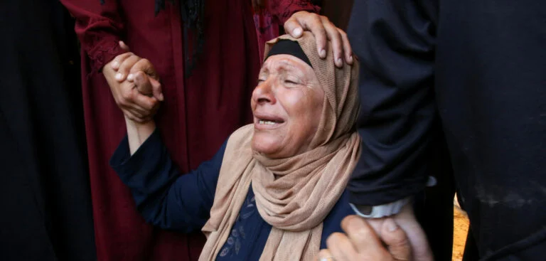 Γάζα: Σε «ανθρωπιστική ζώνη» το αιματοκύλισμα από την ισραηλινή επιδρομή στη Χαν Γιουνίς – Στους 90 οι νεκροί