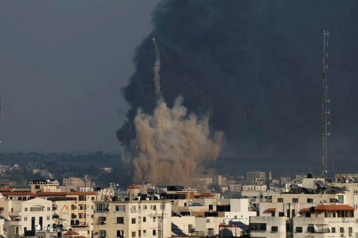 Καταιγισμός πυρών από τη Χεζμπολάχ: Εκτόξευσε 100 ρουκέτες κατιούσα σε στόχους του ισραηλινού στρατού