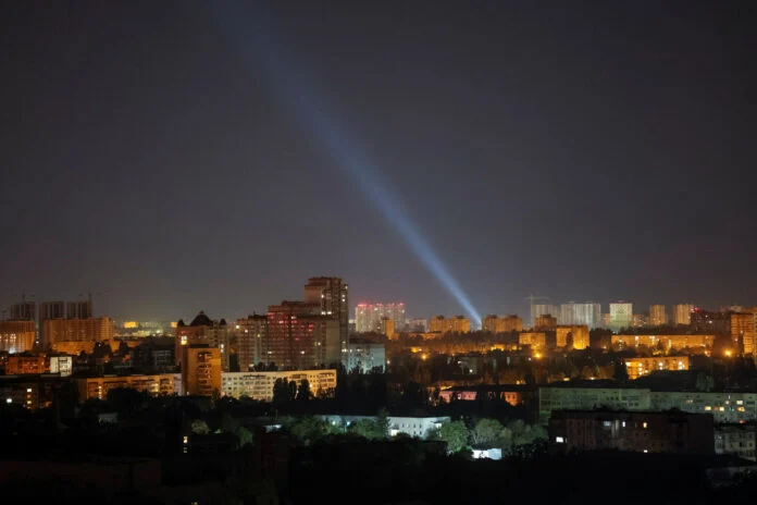 Ουκρανία: Ρωσικό σφυροκόπημα με drones στο Κίεβο