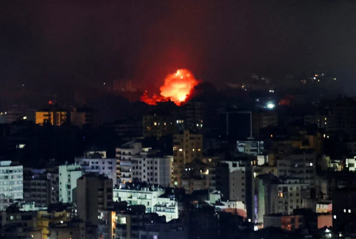 Το Ισραήλ βομβάρδισε το κέντρο της Βηρυτού – 6 νεκροί σε πλήγμα λίγα μέτρα από τη Βουλή